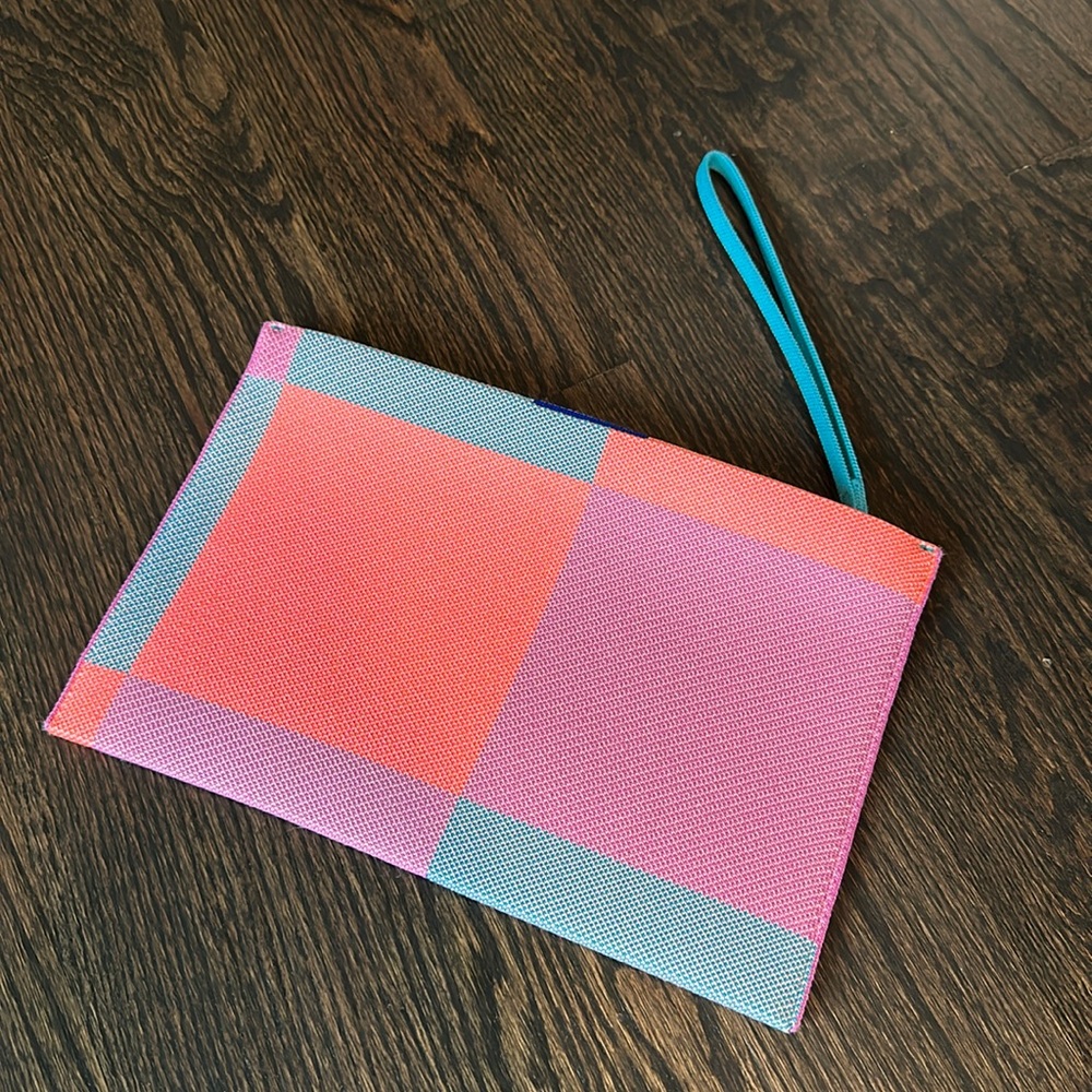 EUC Rothy’s essential wristlet pouch, no flaws.